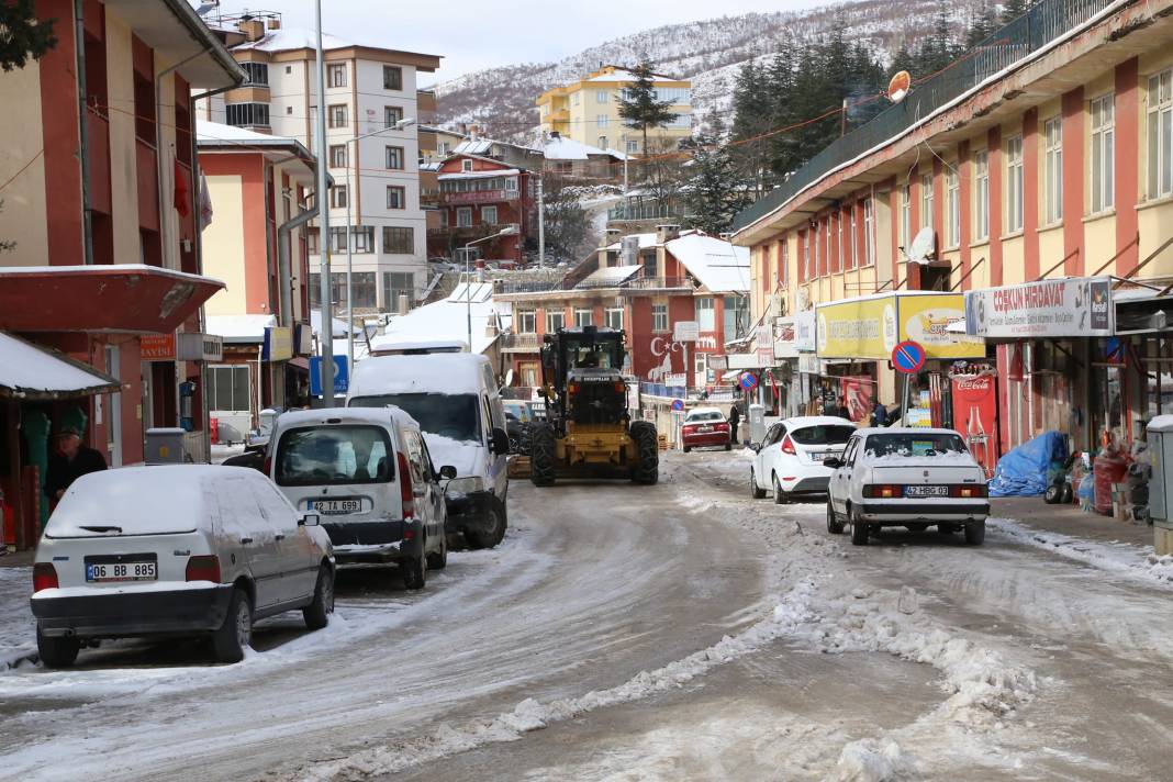 Dondurucu soğuk altındaki Konya’da kar için yeni tarih verildi 5